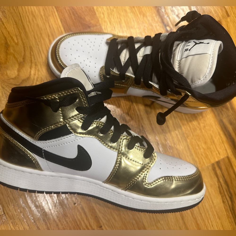 Authentic Nike Dunks Gold & White